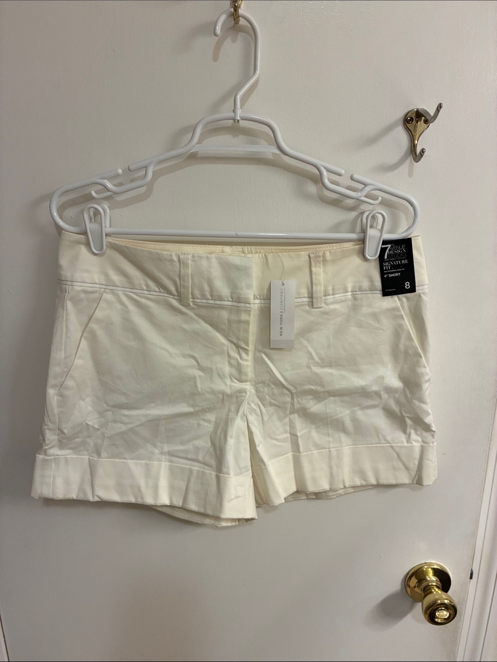 NWT New York & Company Cream Cuffed Shorts Sz 8-Cotton Blend